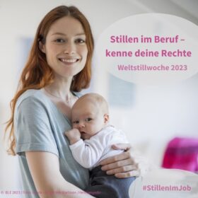 Junge Mutter mit Baby / Info: Stillen im Beruf - kenne deine Rechte (Weltstillwoche 2023) #stillenimjob